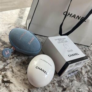 CHANEL LA CRÈME MAIN 2026
Denim Limited Edition (Lotion + Denim pouch)